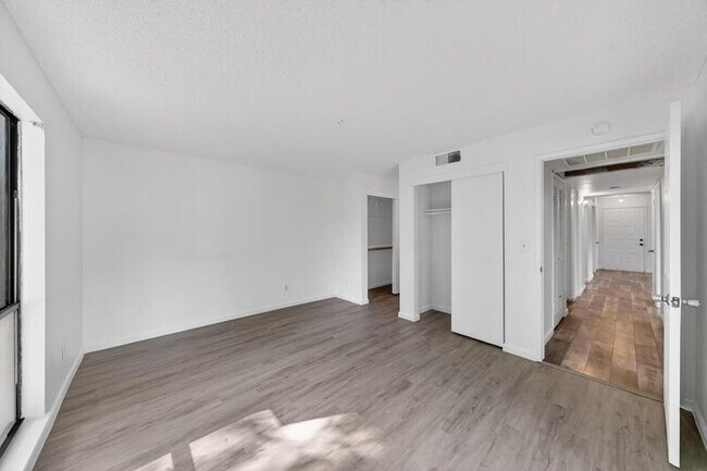 Building Photo - 251 Del Verde Cir
