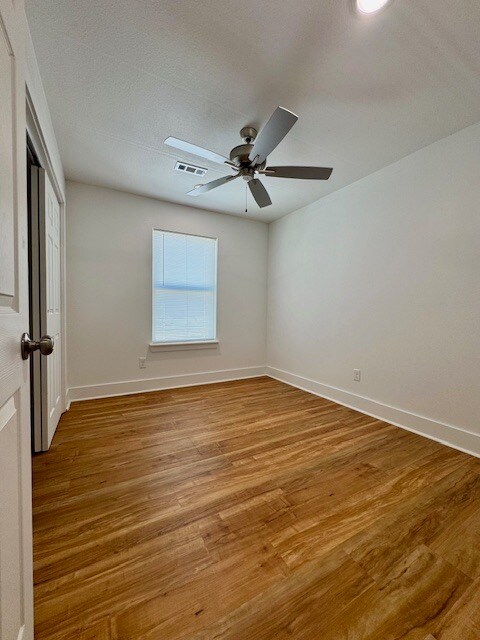 Building Photo - 1204 Nedra Dr