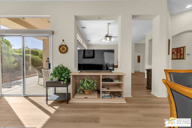 Building Photo - 37468 Westridge Ave