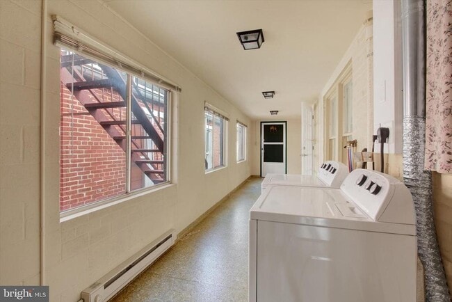 Building Photo - 110 Baltimore St