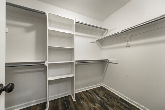 Building Photo - 31 Newcastle Dr