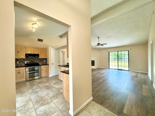 Building Photo - 1136 Dorwinion Dr