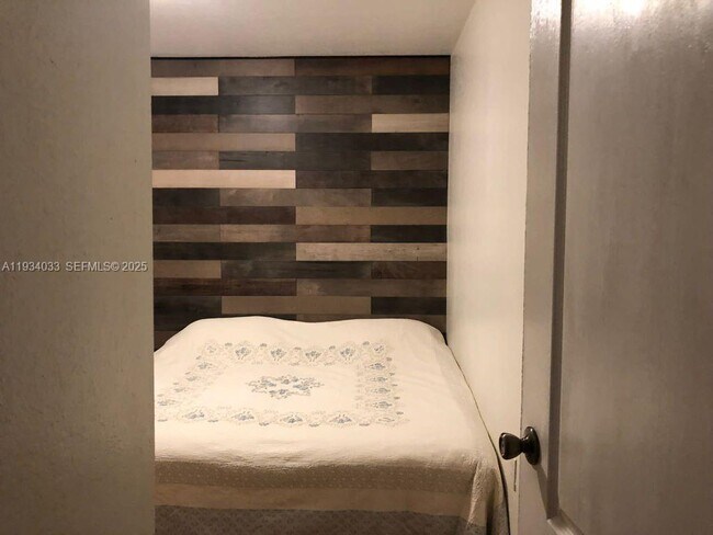 Building Photo - 8826 W Flagler St