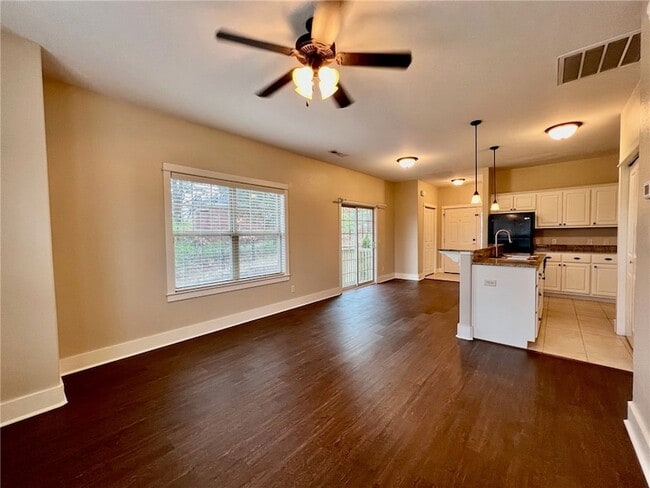 Building Photo - 3164 N Barnsbury Terrace