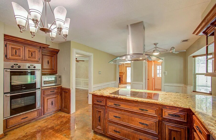 Building Photo - 9543 Enstone Cir
