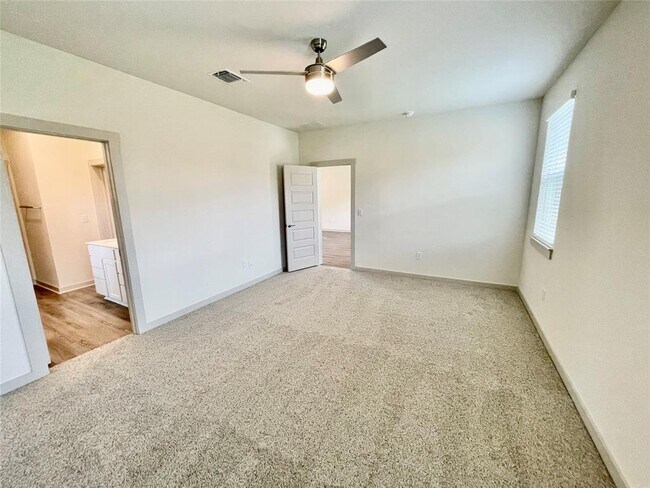 Building Photo - 2413 Sisterdale Ln