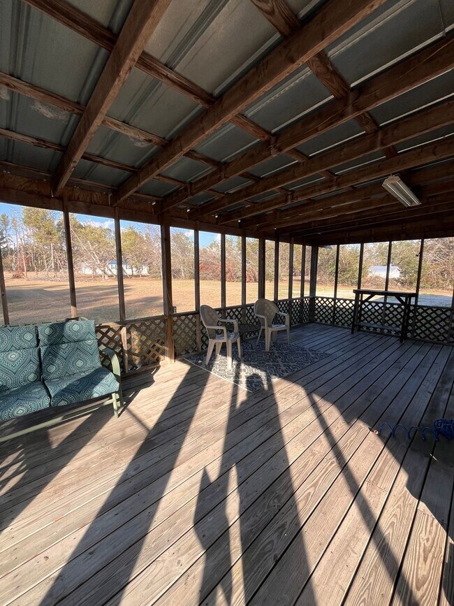 Building Photo - Mobile home in country setting