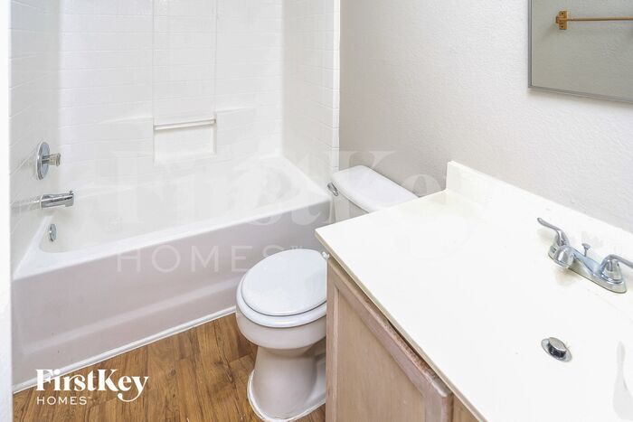 Building Photo - 8709 Saddle Ridge Cir