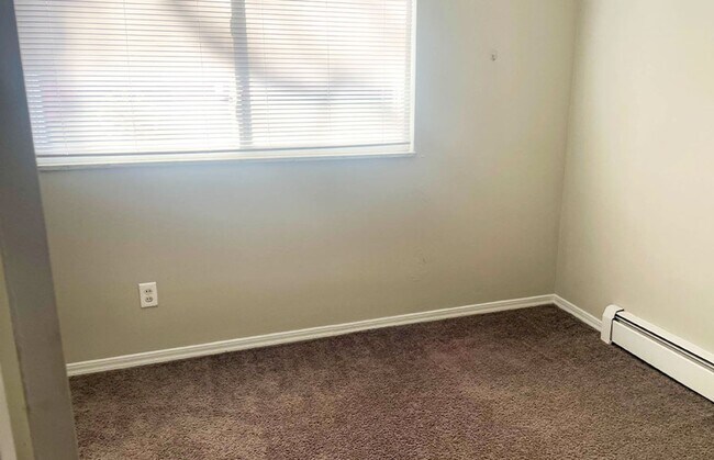 Building Photo - 249 Senator Pl