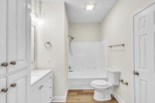 Building Photo - 3 Bed/2 Bath Home within Walking Distance to Richmond Hill Schools