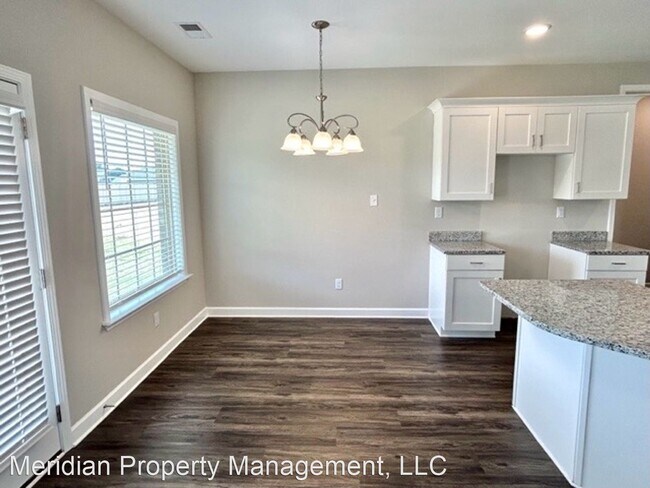 Building Photo - 4 br, 2.5 bath House - 8745 Kennesaw Dr E