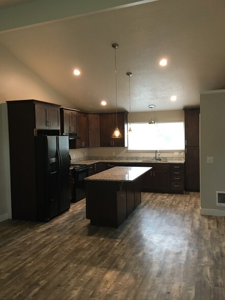 Building Photo - 2217 Bonniebrook Dr