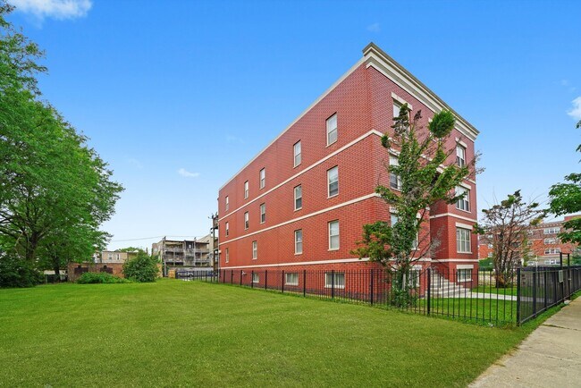 Building Photo - 6220 S Kenwood Ave