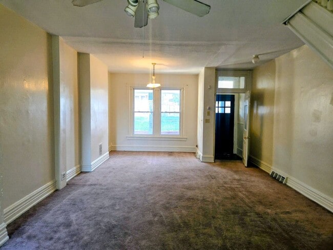 Building Photo - 625 Greenleaf St