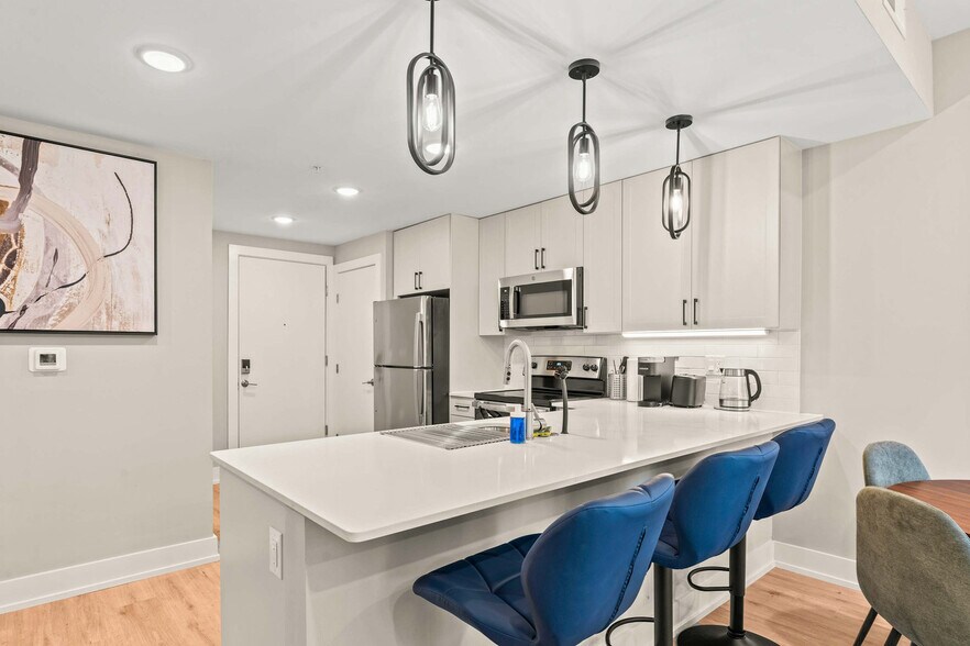 Building Photo - 916 N Delaware Ave