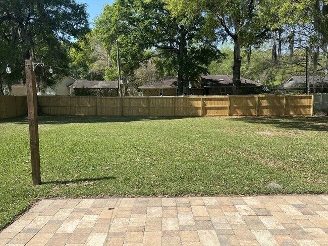 Building Photo - 209 Brighton Woods Dr