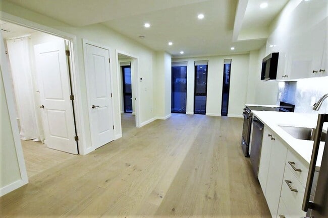 Primary Photo - 41-26 44th St