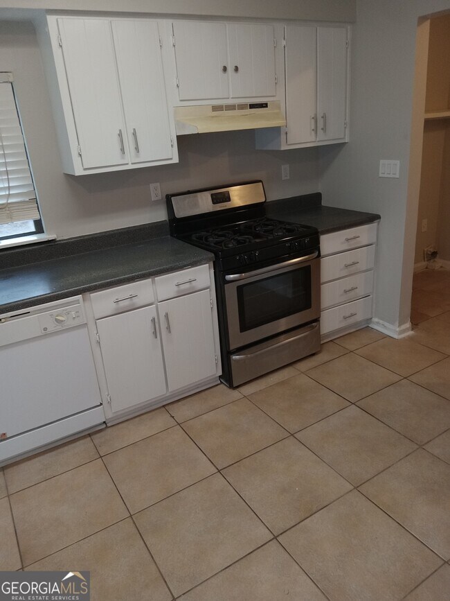 Building Photo - 9069 Sterling Ridge Ln