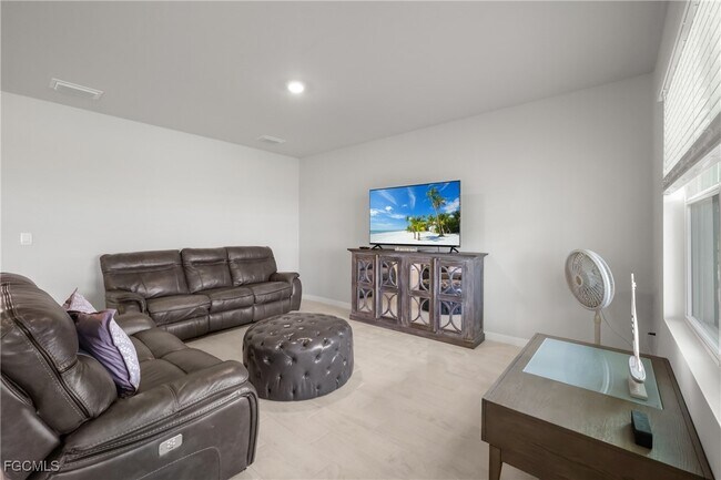 Building Photo - 2621 Table Coral Trl