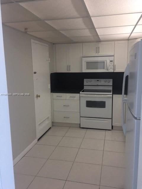 Building Photo - 400 Kings Point Dr