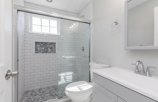 Building Photo - Secure This Beautiful Unit Today