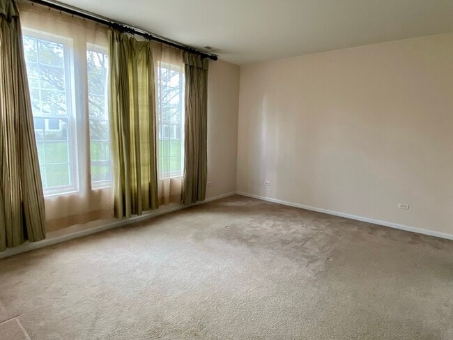 Building Photo - 1587 Millbrook Dr