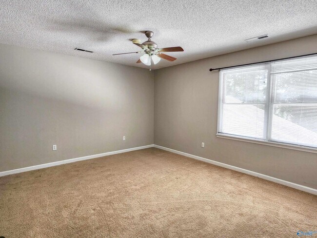 Building Photo - 1815 Shellbrook Dr NW