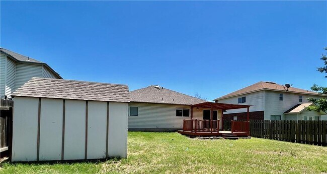 Building Photo - 1105 Jolie Ln