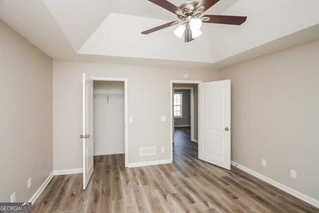 Building Photo - 7817 Cambridge Dr