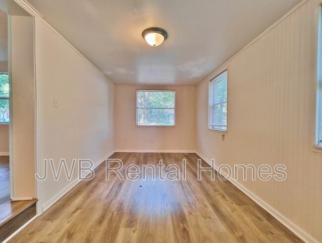 Building Photo - 9053 7th Ave