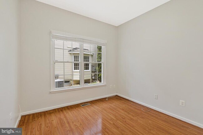 Building Photo - 10857 Hunter Gate Way