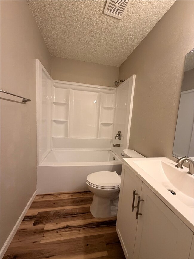 Building Photo - 506 N Betty Jo Dr