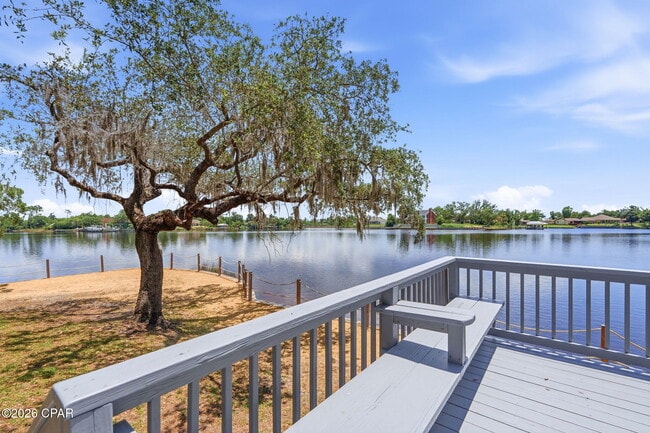 Building Photo - 2718 Country Club Dr