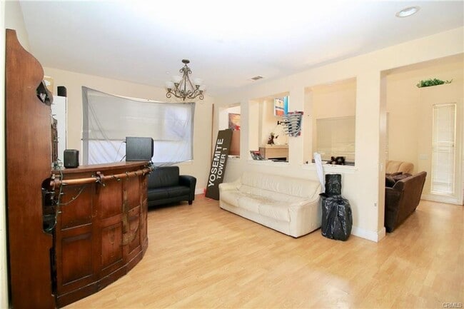 Building Photo - Super close to Poly- Approx. 1000 feet fro...