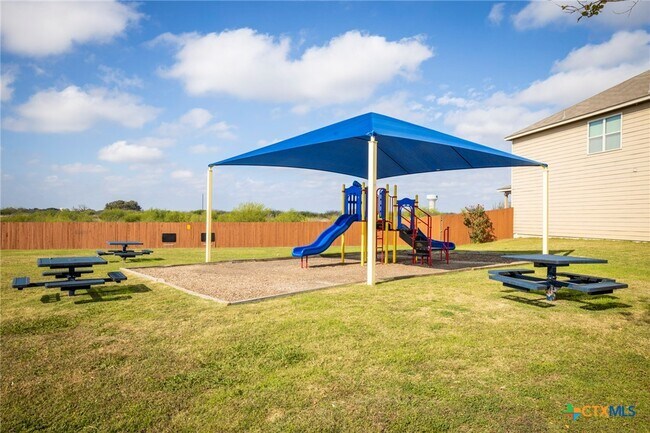 Building Photo - 433 Stonebrook Dr