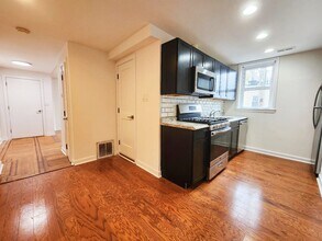 Building Photo - Beautiful 1 bed 1 bath in Fairmount- available Aug 1st