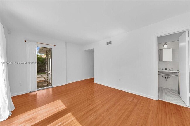 Building Photo - 7911 SW 55th Ave