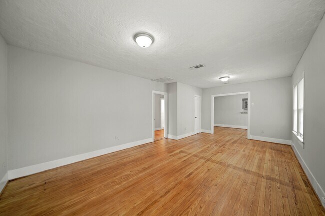 Building Photo - 418 Spooner St