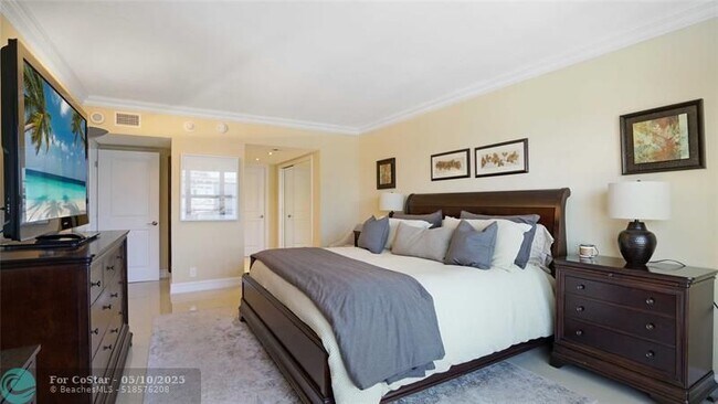 Building Photo - 3750 Galt Ocean Dr