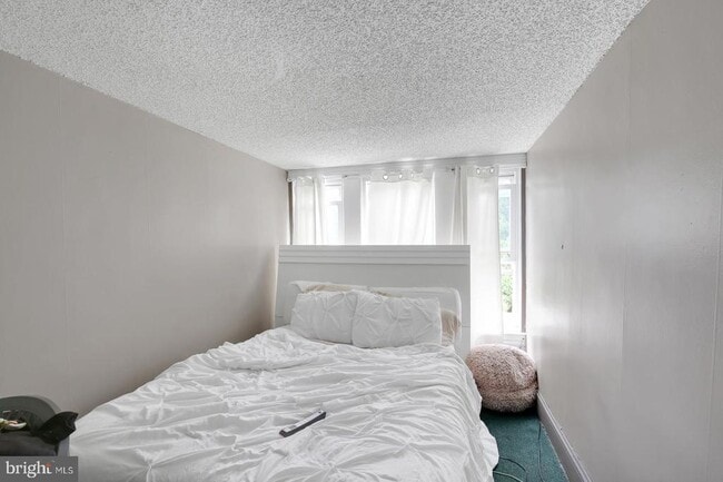 Building Photo - 4305 Lauriston St