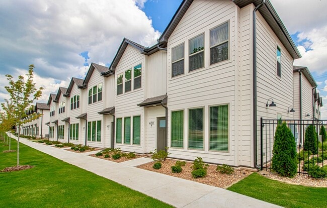 Building Photo - Live on Parker Townhome - Rockwater Village