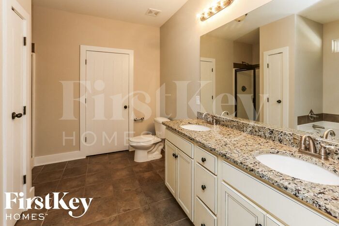 Building Photo - 5541 Timber Leaf Trail