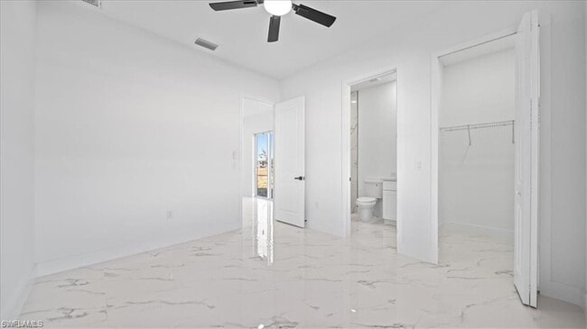 Building Photo - 1009 NE 15th Ln