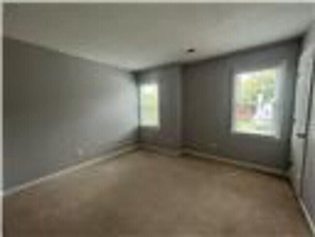 Building Photo - Beautiful Single-Family 3BR Cozy Home