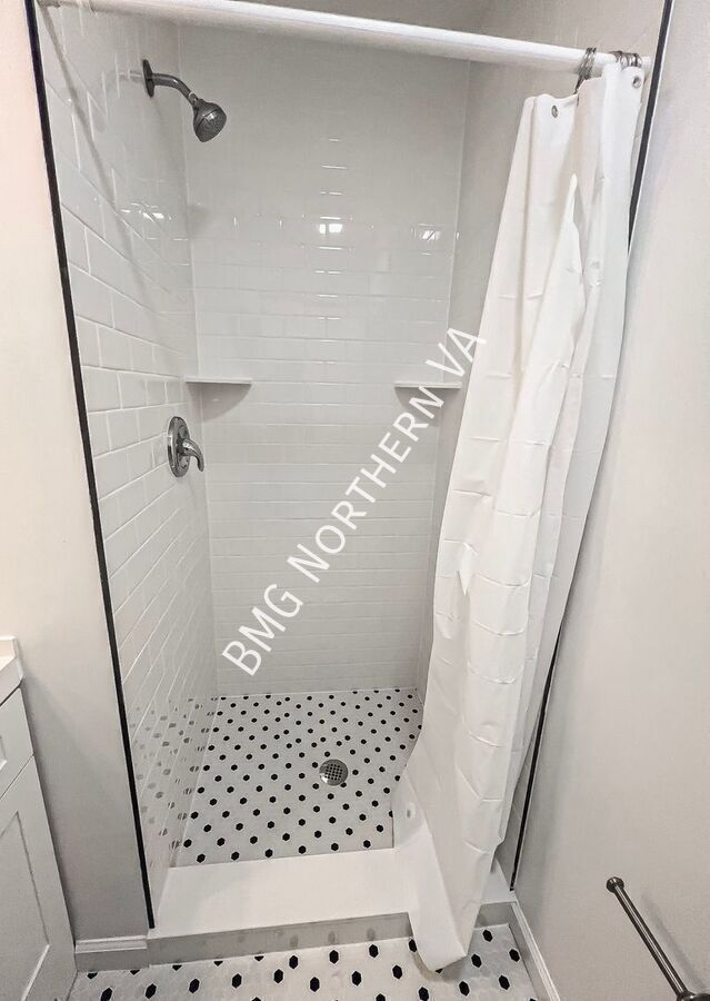 Building Photo - 2300 N Buchanan St