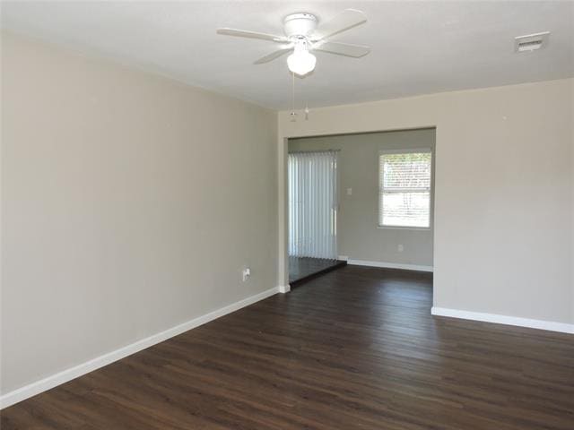 Building Photo - 11927 Hoblitzelle Dr