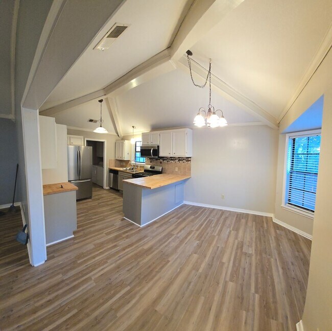 Building Photo - 6213 W Oxbow Loop