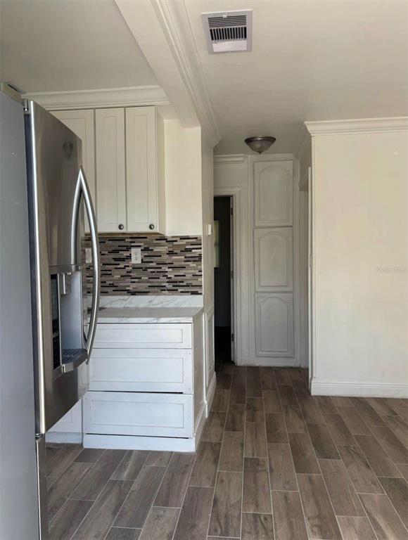 Building Photo - 3925 Mesa Ave