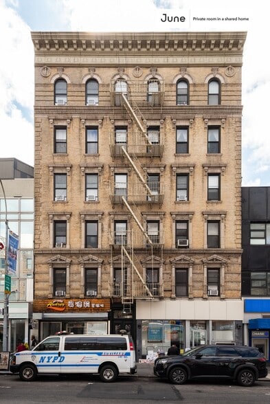 Building Photo - Room in Shared 3 bed/1 bath home in Chinatown