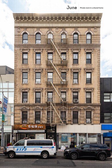 Building Photo - Room in Shared 3 bed/1 bath home